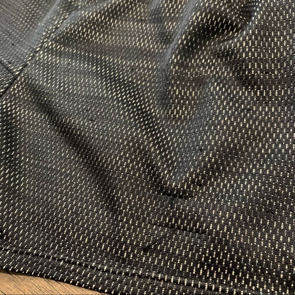 Black Under Armour Shorts with pockets(size Small) - Picture 4 of 8